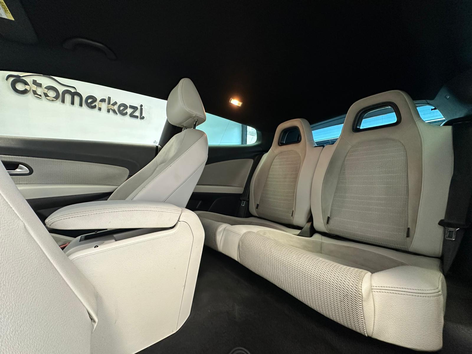 VOLKSWAGEN SCIROCCO 10